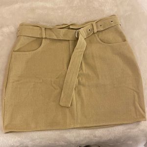 khaki mini skirt w belt